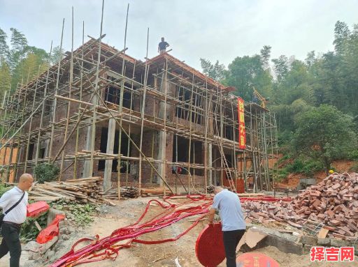 2025年6月建房封顶吉日精选丨公历黄道好日子_农村自建房上梁大吉日-第1张图片